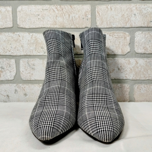 Simply Vera Vera Wang Plaid Ankle Boots Black White Gray Sz 8.5 Academia Office - Picture 4 of 12